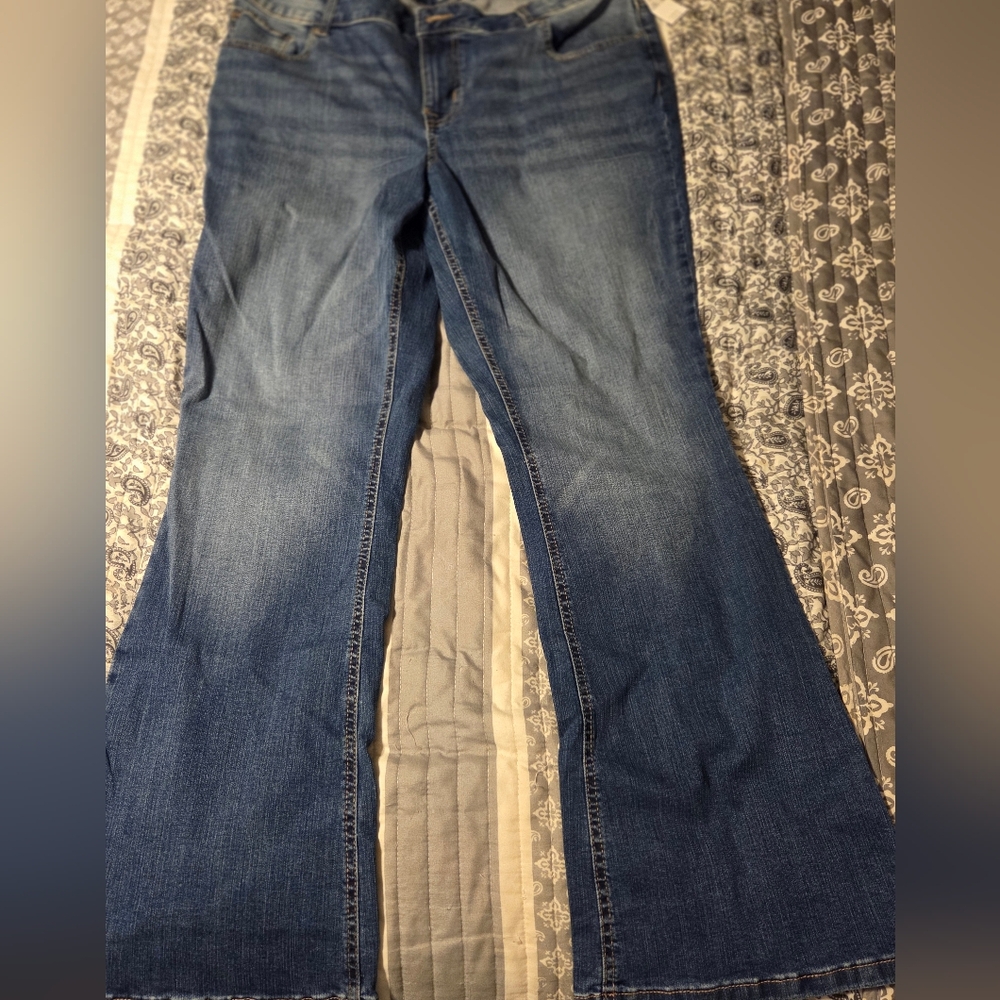 Maurices M Jeans Midrise Flare Size 18 Long